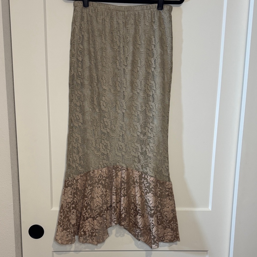 Spencer Alexis Petite Lace Skirt - Picture 6 of 11
